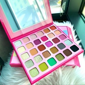 Morphe Makeup - Morphe x Jeffree Star Eyeshadow Artistry Palette Morphe Makeup - Morphe x Jeffree Star Eyeshadow Artistry Palette